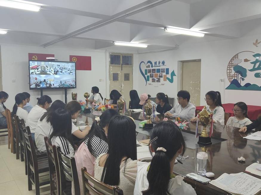 说明: https://www.hbuas.edu.cn/__local/8/20/07/0CF137701EC1A503B36FA978DC6_301D13A8_3418D.jpg